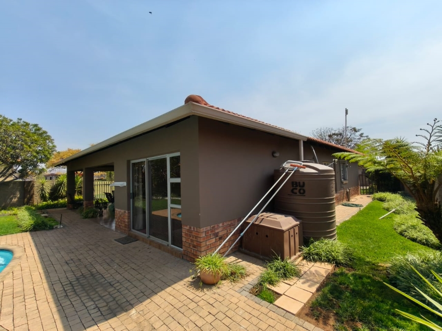 3 Bedroom Property for Sale in Waterkloof East North West